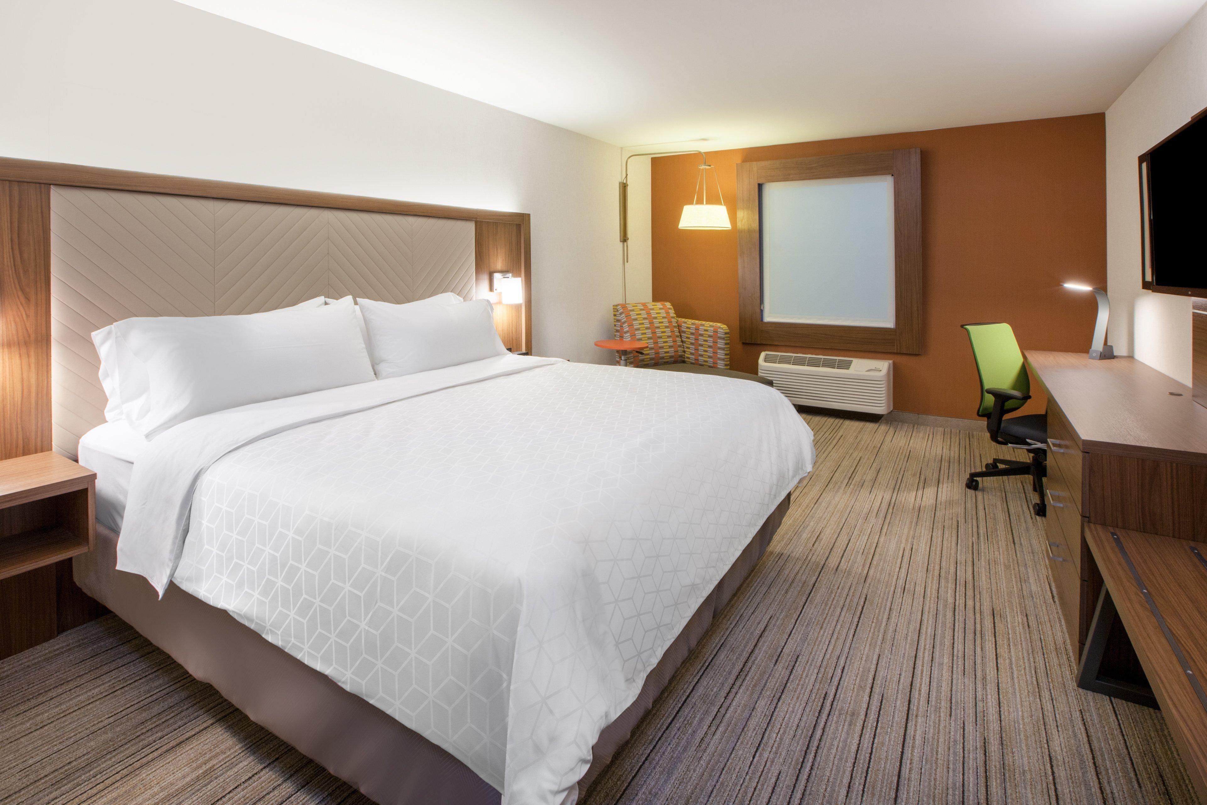 Holiday Inn Express - Plymouth By Ihg Exterior photo
